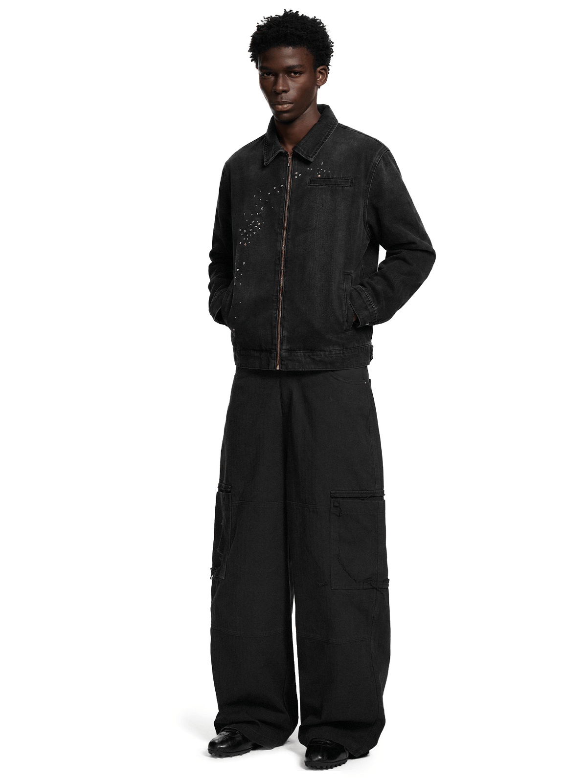 Abgenutzte strassbesetzte Jeansjacke